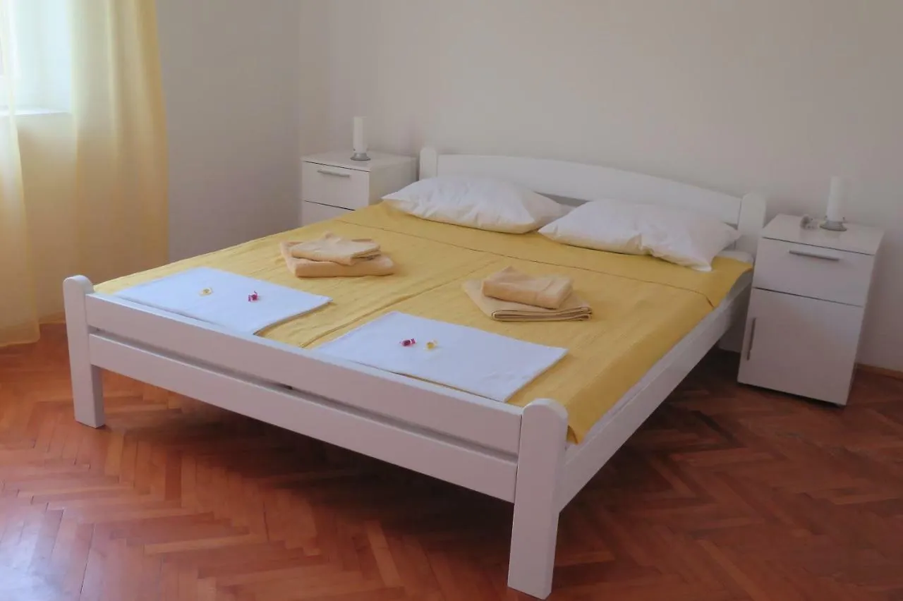 Lumbrela Apartments Starigrad Paklenica Croatia